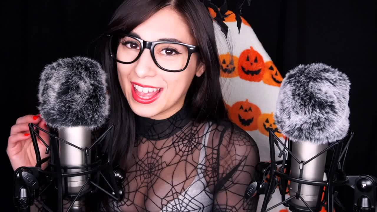 ASMR Fluffy Mic Scratching to Tingle your BONES ???? (w_ HALLOWEEN Trigger Words and Soft Whispers)