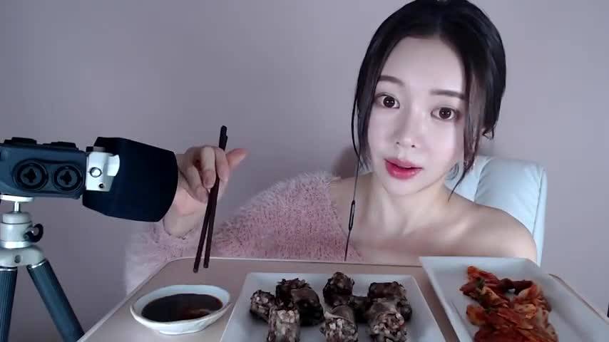 【Wero】小姐姐吃泡菜+米肠